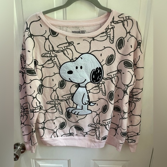 Tops - Snoopy All over Print crew neck.